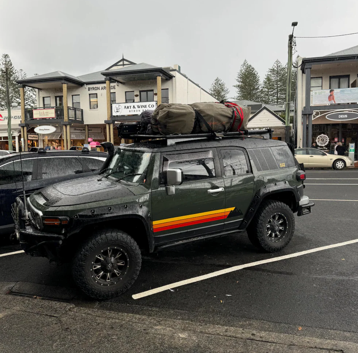 FJ Cruiser decal - Mountain silhouette with retro stripes